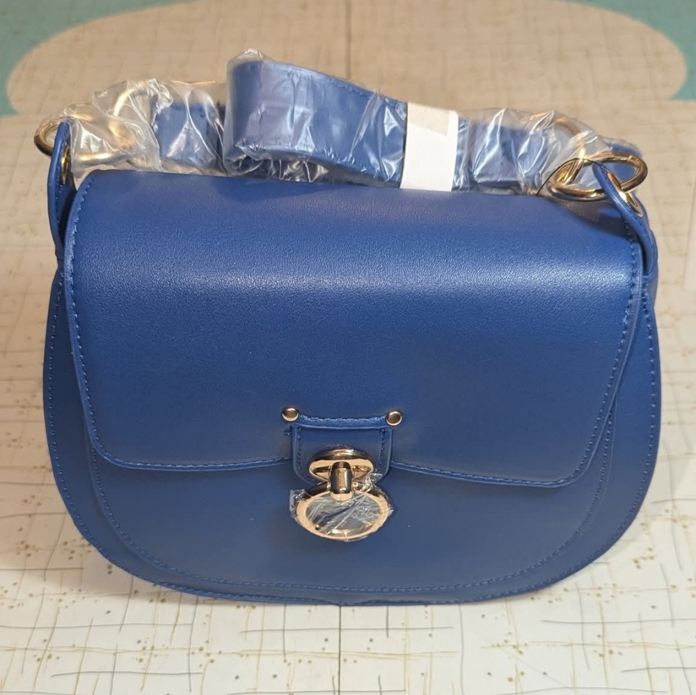 New Badgley Mischka Blue Saddle Crossbody 9x7